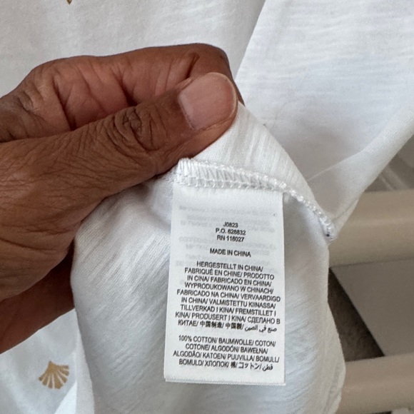 ❄️ Boden White Tee with Gold Accents SZ L NWOT - Picture 4 of 5